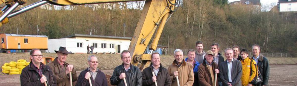 Symbolischer Spatenstich für Projekt Sportpark Eckenhagen erfolgt