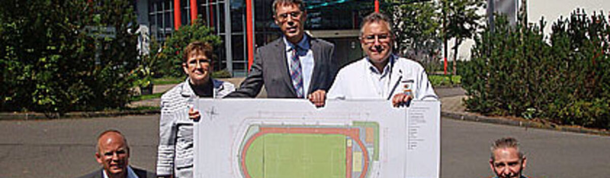 Sportanlage erhält künftig den Namen „MediClin Sportpark Eckenhagen“